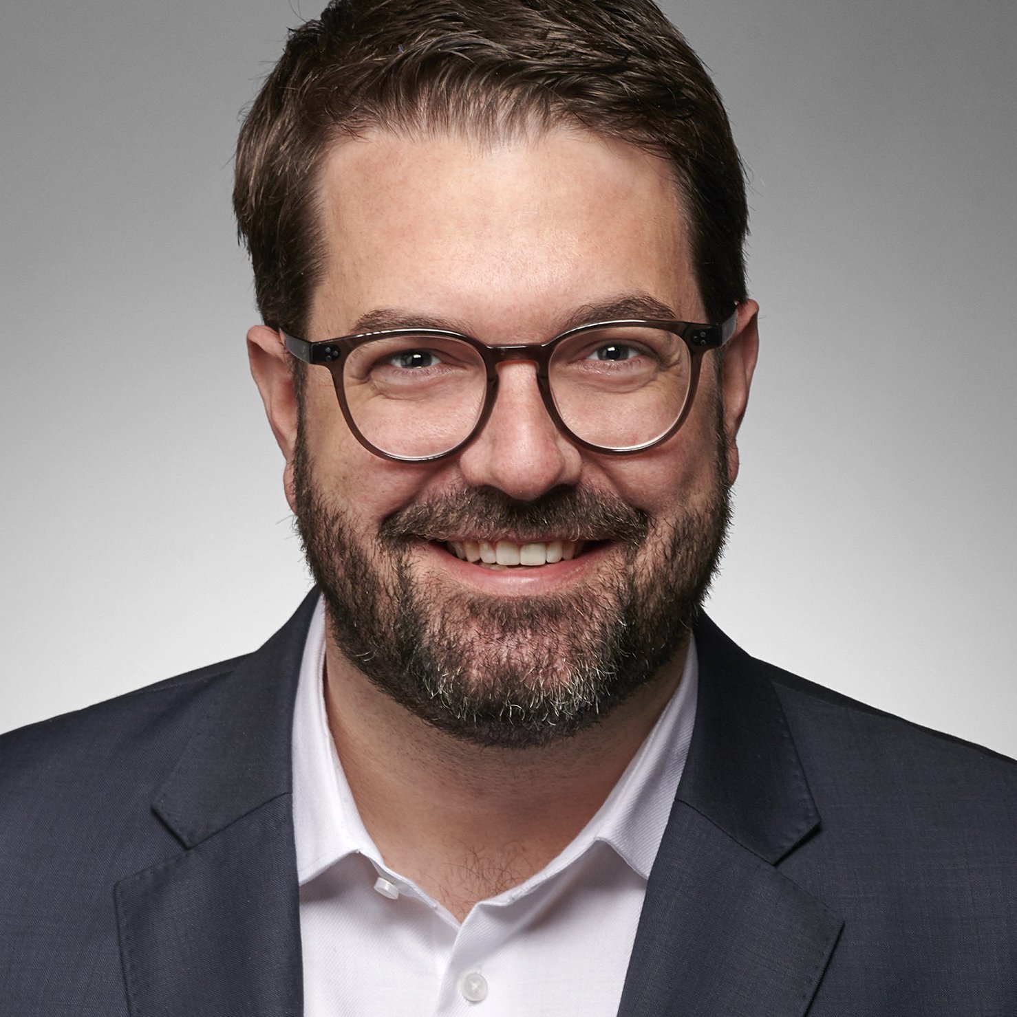 Dies ist ein Portraitfoto von Jochen Friedrich.
